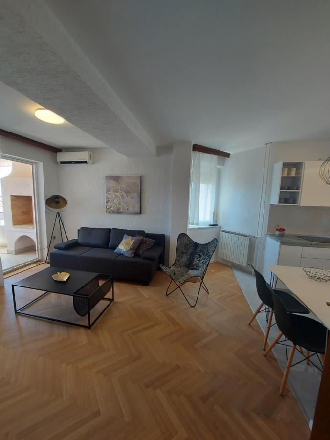Apartments Fugosic 푸나트 외부 사진